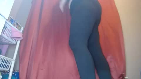 nadinnnea online show from 3, 2, 2025