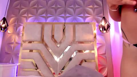 Snapshot of nahia_low chatting on 3, 12, 2024 Valeria online show from 3, 12, 2024