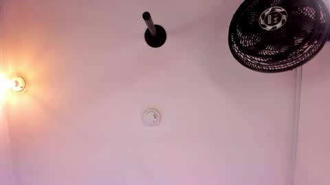 Snapshot of nahia_low chatting on 18, 12, 2024 Valeria online show from 18, 12, 2024