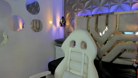 Snapshot of nahia_low chatting on 19, 12, 2024 Valeria online show from 19, 12, 2024