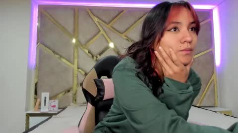 Snapshot of nahia_low chatting on 18, 2, 2025 Valeria online show from 18, 2, 2025