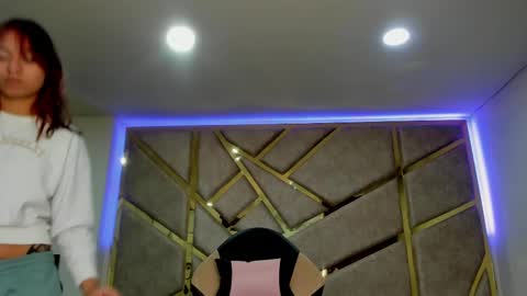 Snapshot of nahia_low chatting on 20, 2, 2025 Valeria online show from 20, 2, 2025