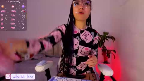 Snapshot of nahia_low chatting on 4, 10, 2025 Valeria online show from 4, 10, 2025