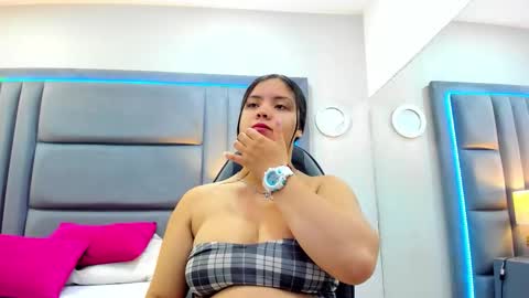 Snapshot of nahiamonet chatting on 19, 11, 2025 Nahia online show from 19, 11, 2025