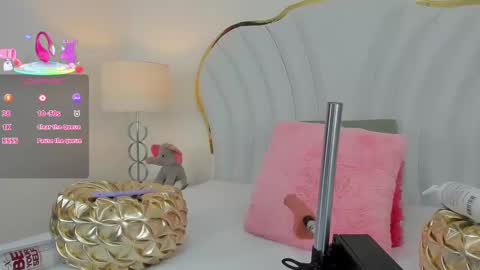 NahiaraReina  online show from 9, 3, 2025