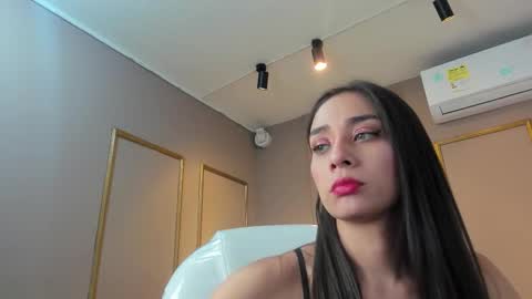 Snapshot of nahimithompson chatting on 28, 10, 2025 Nahimi online show from 28, 10, 2025