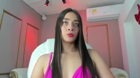 Snapshot of nahimithompson chatting on 15, 12, 2025 Nahimi online show from 15, 12, 2025