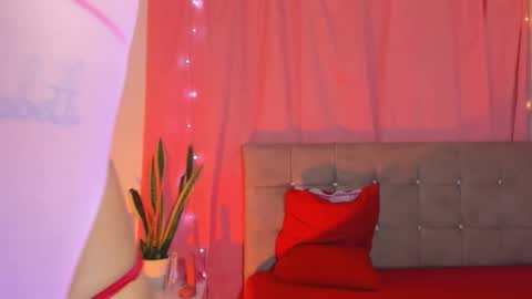  Naomi  online show from 14, 11, 2025