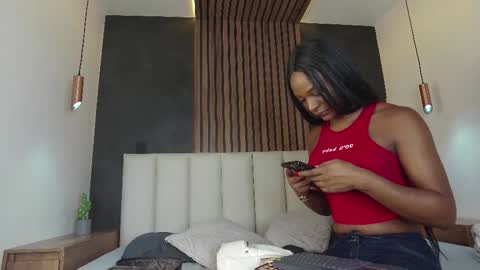 Snapshot of nahomicampbell_ chatting on 2, 3, 2025 VICTORIA online show from 2, 3, 2025