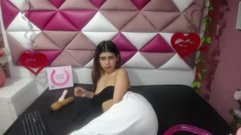 NahomiConnorr online show from 8, 1, 2025