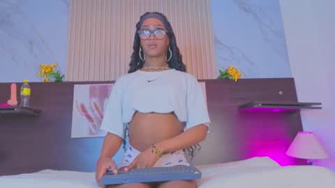 Snapshot of nahomy_james25 chatting on 5, 10, 2025 nahomy_james25 online show from 5, 10, 2025