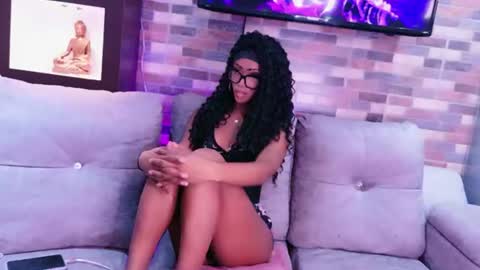 nahomy_james25 online show from 24, 7, 2026