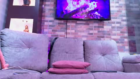 nahomy_james25 online show from 26, 7, 2026