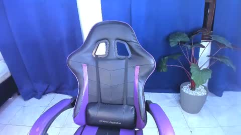 Nahomy online show from 8, 10, 2025