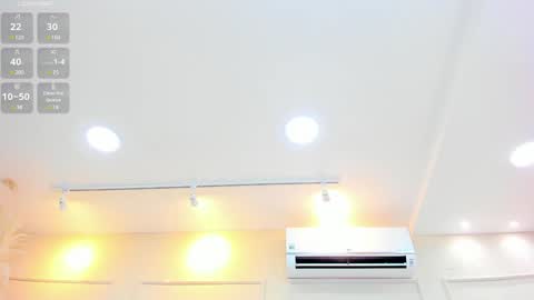 Nahomy online show from 4, 2, 2025