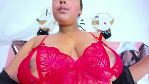 Nahomy online show from 24, 10, 2025