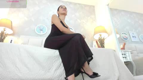 naia_cox online show from 4, 11, 2025