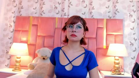 Snapshot of naiamendoza chatting on 8, 4, 2026 Naia online show from 8, 4, 2026