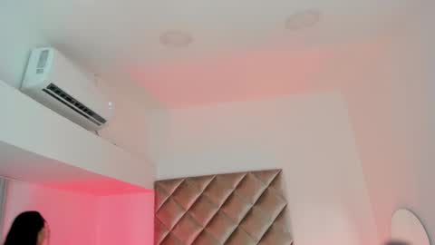 INSTAGRAM  m2221     online show from 3, 2, 2025