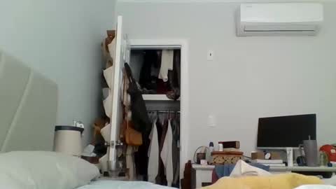 nakedandfree978 online show from 11, 3, 2025