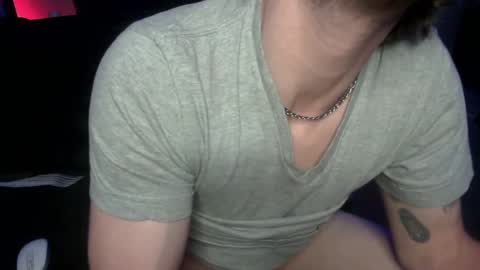 Snapshot of nakedboi420 chatting on 19, 9, 2025 mid-west guy living on the east coast trying to figure out where to go next online show from 19, 9, 2025