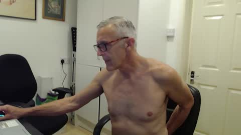 Snapshot of nakedcarpenteruk chatting on 3, 6, 2026 nakedcarpenteruk online show from 3, 6, 2026