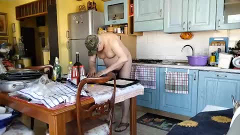 Snapshot of nakednudist72 chatting on 20, 4, 2026 Naked Naturist online show from 20, 4, 2026