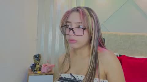 nami_sweet_ online show from 3, 10, 2025