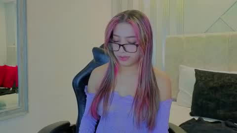 nami_sweet_ online show from 12, 10, 2025