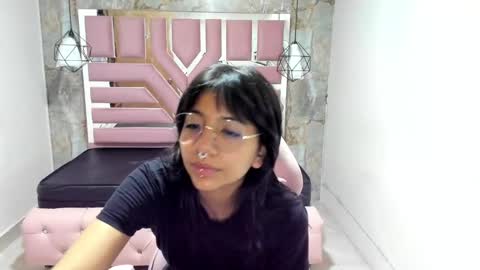 nami_usagi online show from 3, 12, 2024