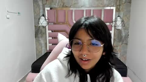 nami_usagi online show from 12, 12, 2024