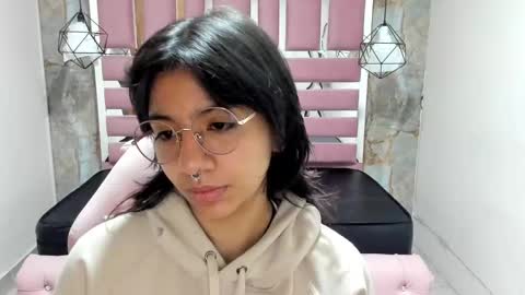 nami_usagi online show from 6, 1, 2025