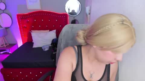 namiko_park online show from 11, 2, 2025