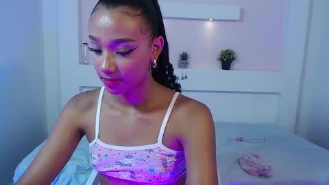 Namoi Smith online show from 24, 12, 2024