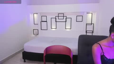 Namoi Smith online show from 3, 1, 2025