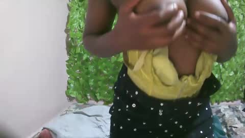 nana2095 online show from 5, 3, 2025