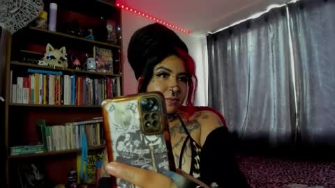 Snapshot of nana_cirkuss chatting on 24, 10, 2025 Val  online show from 24, 10, 2025