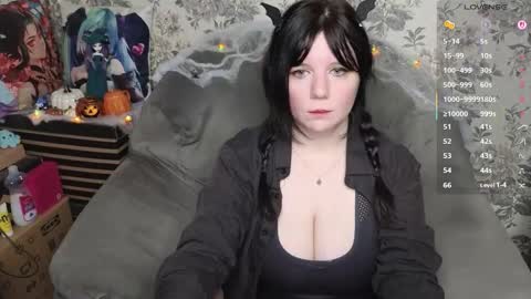 Snapshot of nanachi_slime chatting on 29, 10, 2025 Nana online show from 29, 10, 2025