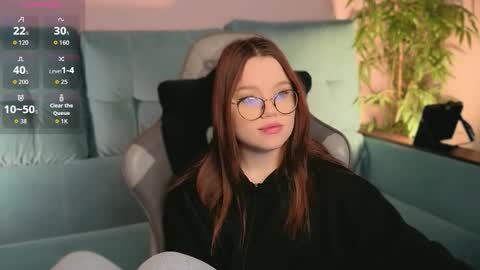 Snapshot of nanami_v02 chatting on 12, 9, 2025 Maeve online show from 12, 9, 2025
