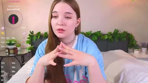 Snapshot of nancycaseys chatting on 7, 11, 2025 Luna online show from 7, 11, 2025