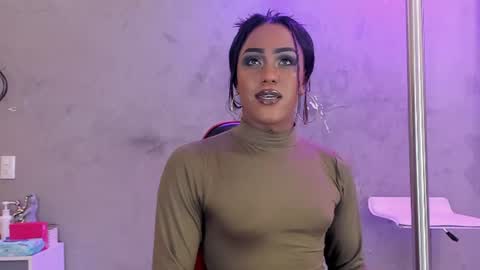 Snapshot of naomi__blair chatting on 14, 6, 2026 Naomi Blair online show from 14, 6, 2026