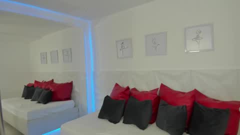 Naomi Amoretti online show from 25, 2, 2026