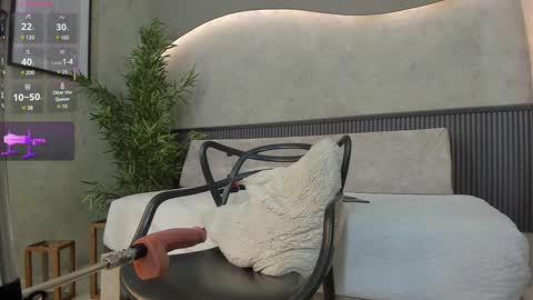 Naomi  online show from 31, 1, 2025