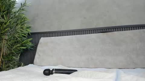 Naomi  online show from 27, 2, 2025