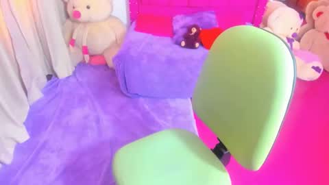 Snapshot of naomi_johnson132 chatting on 8, 5, 2026 nahomi online show from 8, 5, 2026