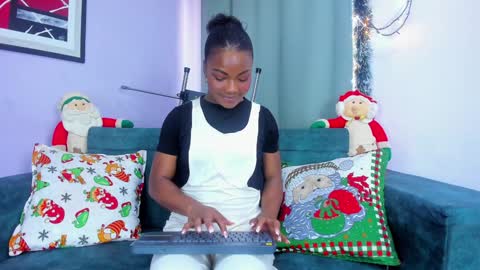 Snapshot of naomi_jones13 chatting on 7, 12, 2024 Nahomi Jones online show from 7, 12, 2024