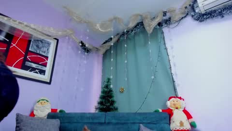 Snapshot of naomi_jones13 chatting on 3, 1, 2025 Nahomi Jones online show from 3, 1, 2025