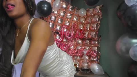 Snapshot of naomi_jones13 chatting on 14, 1, 2025 Nahomi Jones online show from 14, 1, 2025