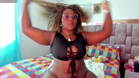 Snapshot of naomi_kiing chatting on 14, 12, 2024 Nathalia King online show from 14, 12, 2024