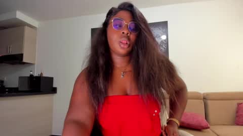 Snapshot of naomi_kiing chatting on 19, 2, 2025 Nathalia King online show from 19, 2, 2025